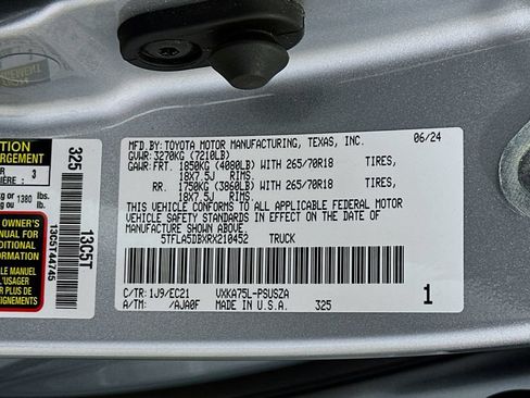Used 2024 Toyota Tundra SR5 w/ SR5 Premium Package AWD/4WD image 27