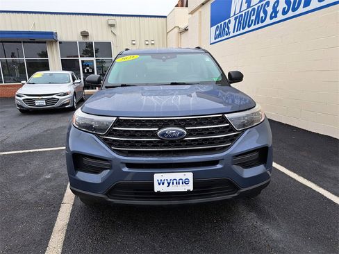 Used 2021 Ford Explorer XLT image 2