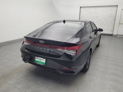 Used 2022 Hyundai Elantra SEL w/ Convenience Package FWD image 7
