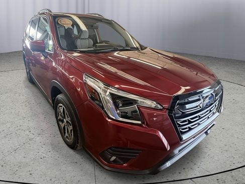 Used 2022 Subaru Forester Premium AWD/4WD image 7