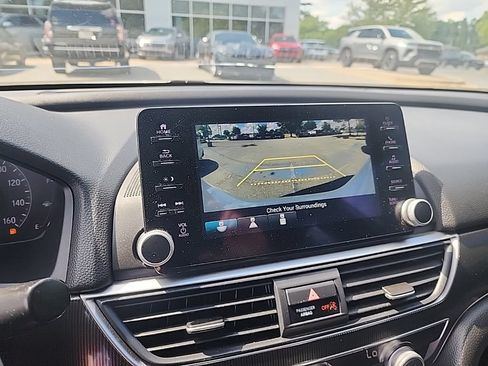 Used 2022 Honda Accord Sport image 7