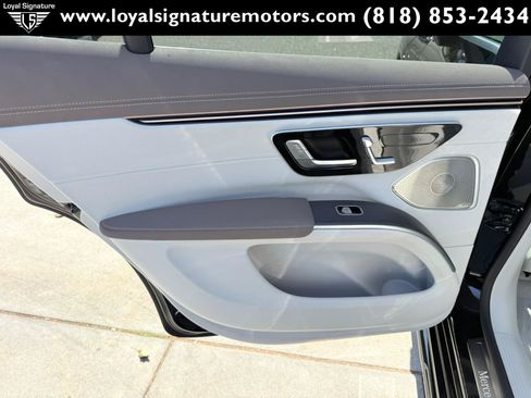 Used 2023 Mercedes-Benz EQS 580 4MATIC SUV image 17