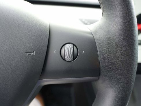 Used 2021 Tesla Model 3 Standard Range Plus image 17