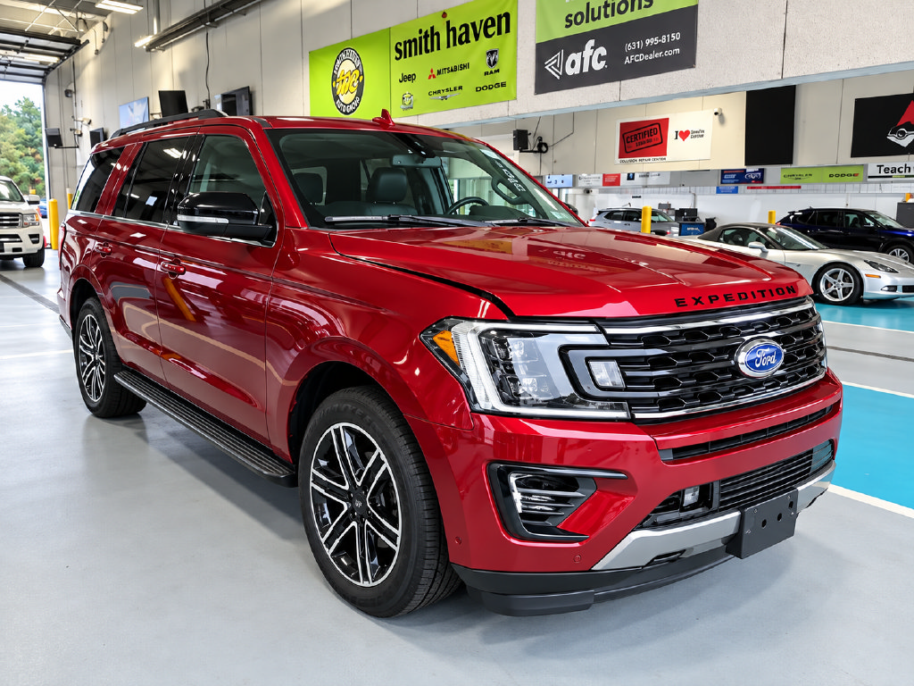 Used 2019 Ford Expedition Limited w/ Equipment Group 303A AWD/4WD image 1