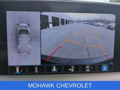 Used 2021 Chevrolet Tahoe Premier w/ Premium Package AWD/4WD image 16