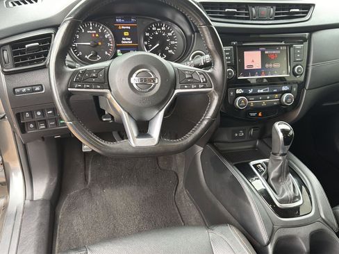 Used 2018 Nissan Rogue SL AWD/4WD image 17