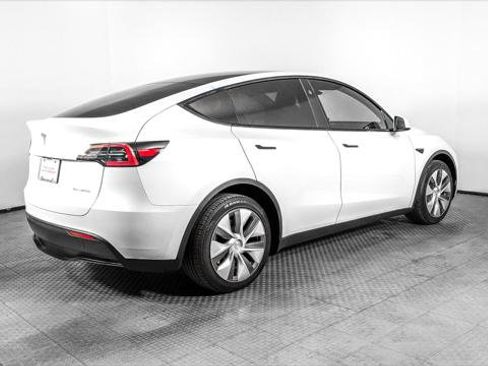 Used 2023 Tesla Model Y Long Range AWD/4WD image 7