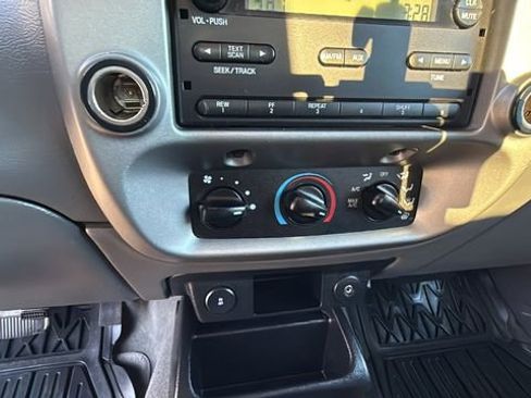 Used 2010 Ford Ranger XLT image 14