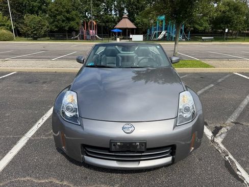 Used 2008 Nissan 350Z Touring RWD image 18