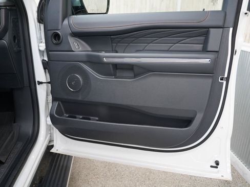 Used 2023 Ford Expedition Platinum AWD/4WD image 33