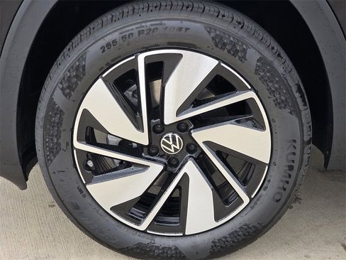 New 2026 Volkswagen Atlas SE image 8