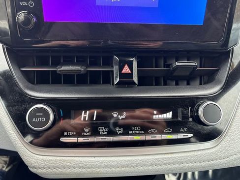 Used 2024 Toyota Corolla SE image 32