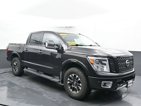 Used 2018 Nissan Titan PRO-4X w/ Pro-4x Convenience Package image 2