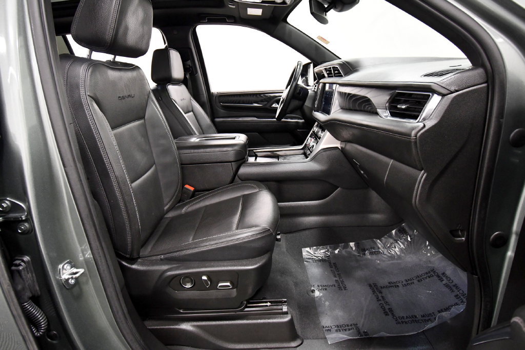 Used 2023 GMC Yukon XL Denali AWD/4WD image 19