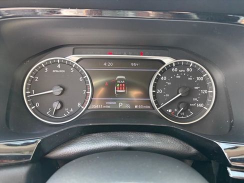 Used 2024 Nissan Pathfinder SL w/ Black Appearance Package FWD image 7