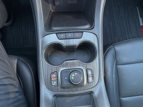 Used 2023 GMC Acadia SLT w/ Preferred Package image 15