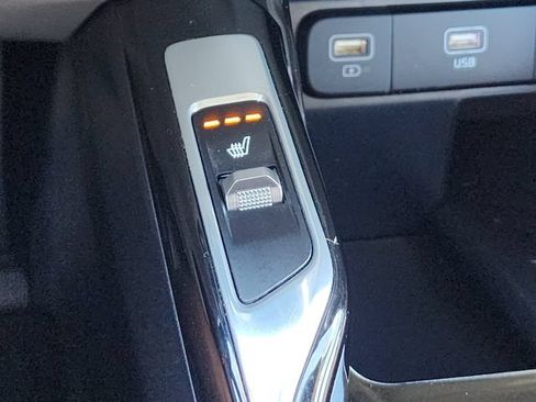 Certified 2023 Kia Sorento SX FWD image 32