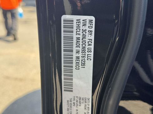 Used 2025 Jeep Compass Limited w/ Sun & Sound Group AWD/4WD image 32