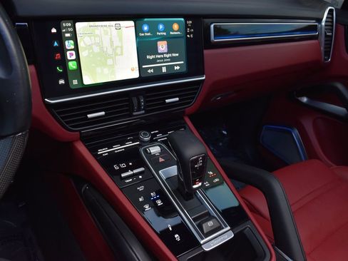 Used 2023 Porsche Cayenne Turbo w/ Premium Package Plus image 29