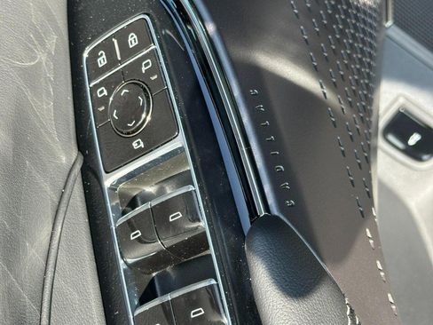 New 2025 Cadillac Lyriq Luxury image 14