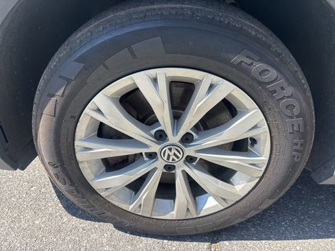 Used 2018 Volkswagen Tiguan SE AWD/4WD image 14
