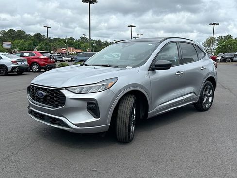 Used 2024 Ford Escape ST-Line w/ Tech Pack #1 AWD/4WD image 2