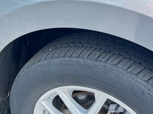 Used 2023 Chevrolet Equinox LT AWD/4WD image 16