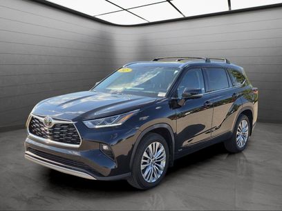 Used 2025 Toyota Highlander Platinum