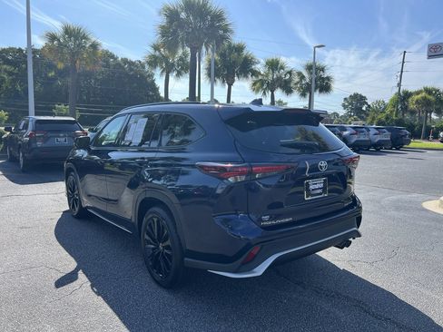 Used 2025 Toyota Highlander XSE AWD/4WD image 8