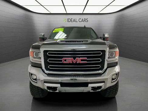 Used 2019 GMC Sierra 2500 SLT w/ Driver Alert Package AWD/4WD image 2