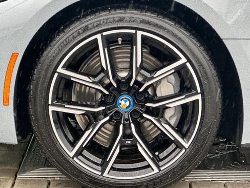 Used 2023 BMW i4 eDrive40 w/ M Sport Package image 28