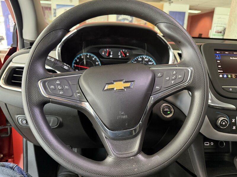Used 2020 Chevrolet Equinox LS w/ LS Convenience Package AWD/4WD image 18