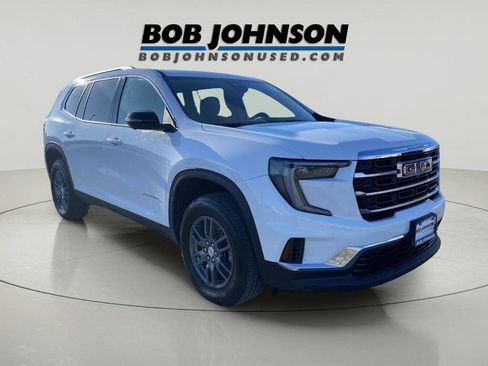 Used 2025 GMC Acadia Elevation image 3