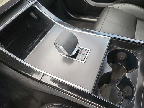 Used 2025 Land Rover Range Rover Velar Dynamic SE image 25