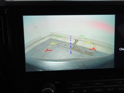 Used 2025 Nissan Frontier PRO-4X image 15