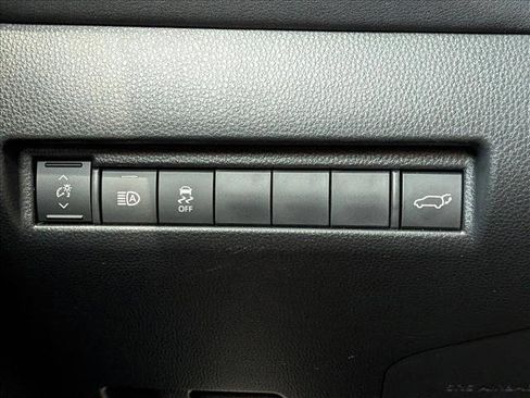 Used 2024 Toyota Venza Nightshade image 10