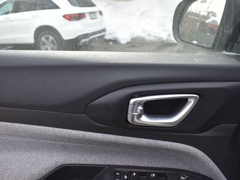 Used 2025 Jeep Compass Latitude image 10