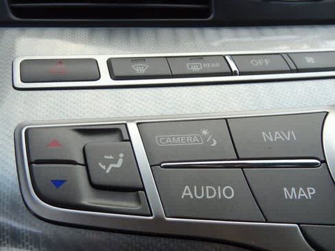 Used 2018 INFINITI Q70 L 3.7 image 30