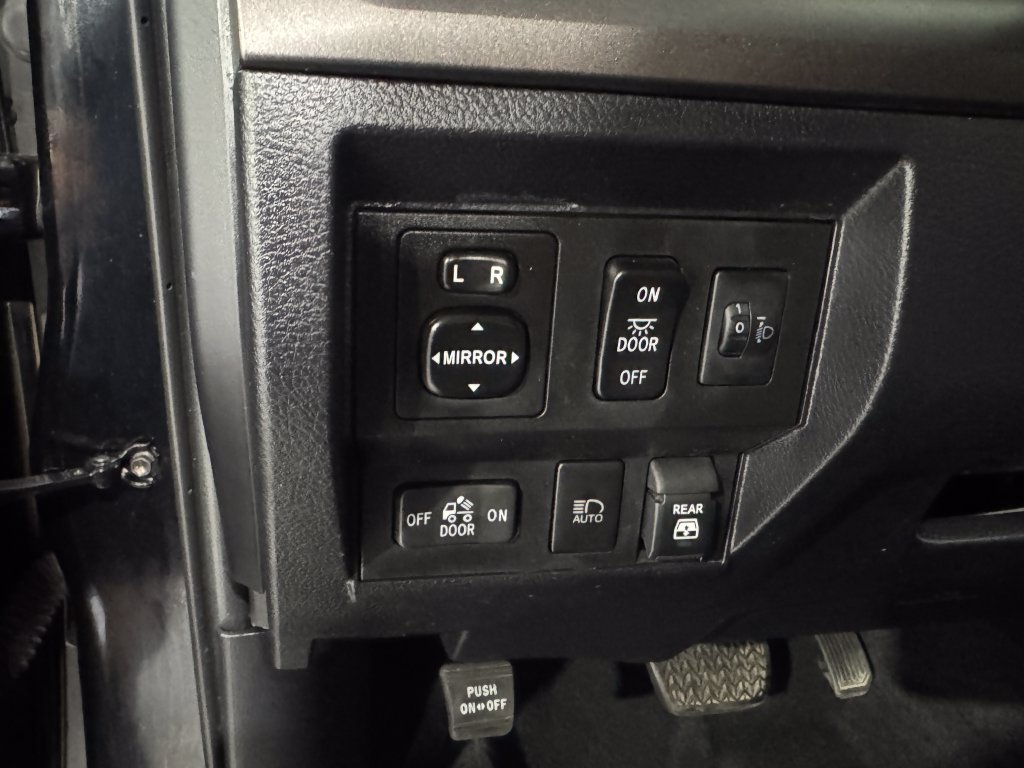 Used 2021 Toyota Tundra SR5 AWD/4WD image 34