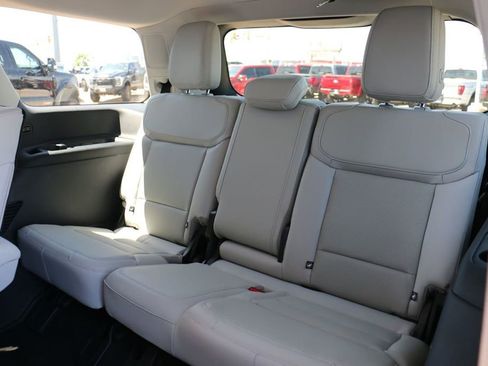 New 2025 Ford Expedition Platinum w/ Driver's Package image 21