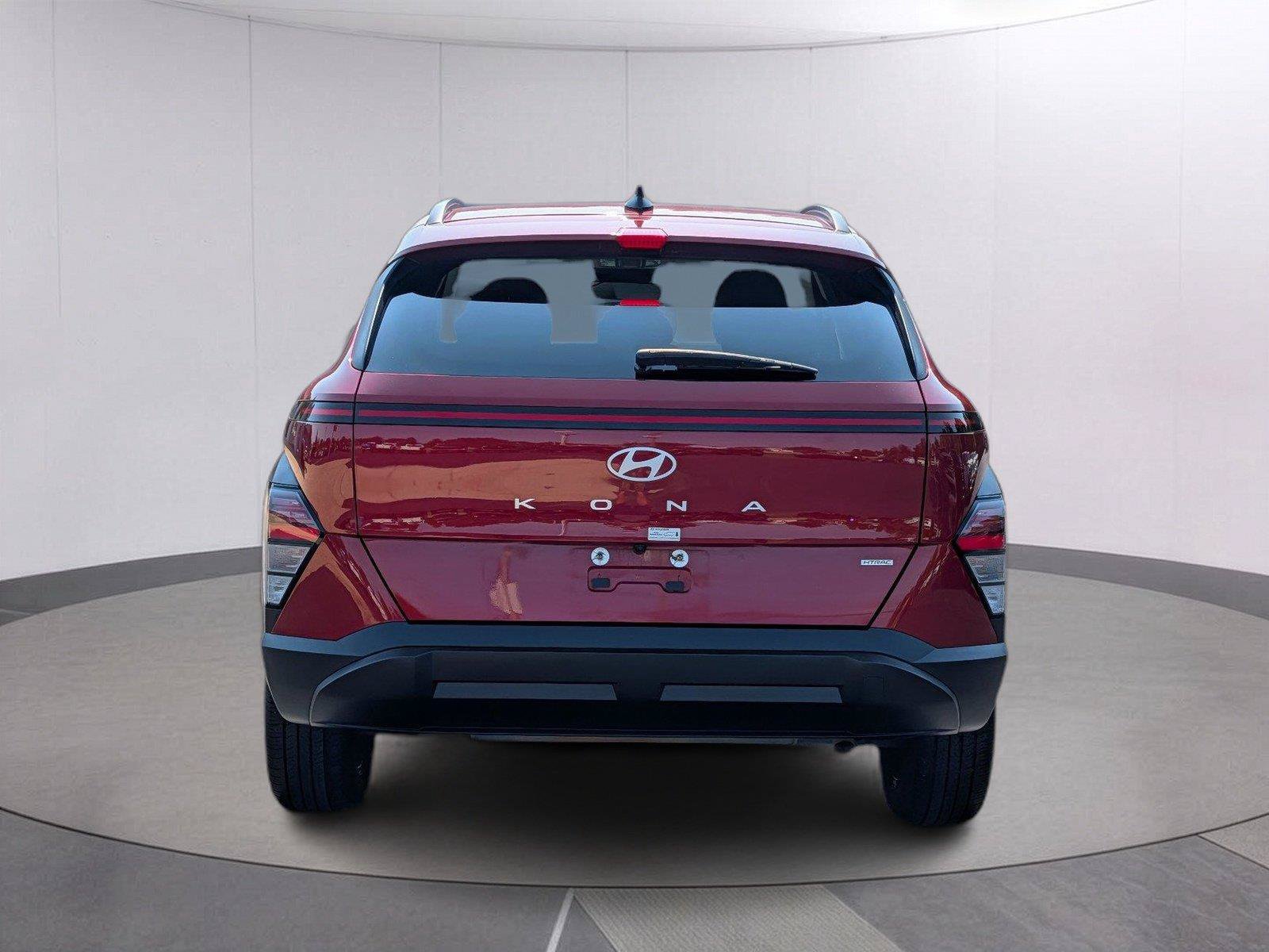 Used 2025 Hyundai Kona SEL AWD/4WD image 4