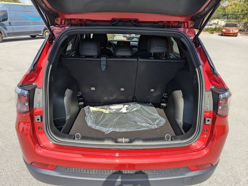 New 2026 Jeep Compass Latitude image 30