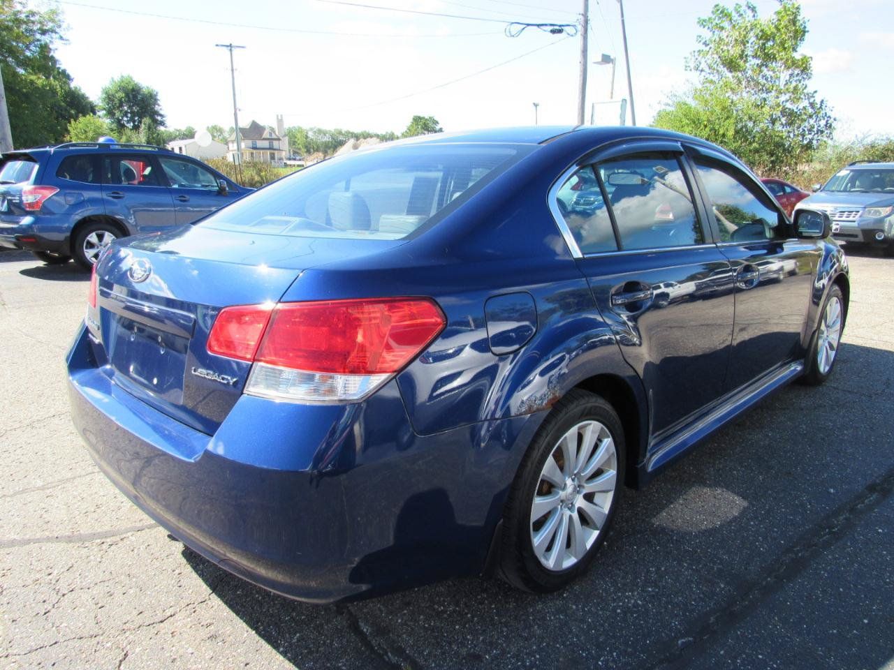 Used 2010 Subaru Legacy 2.5i Limited AWD/4WD image 22