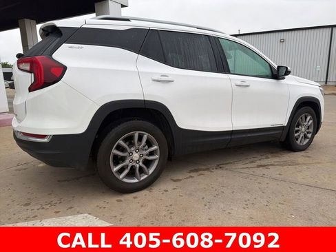 Used 2024 GMC Terrain SLT AWD/4WD image 3