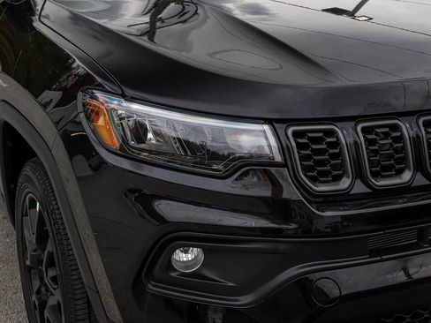 New 2026 Jeep Compass Latitude image 37