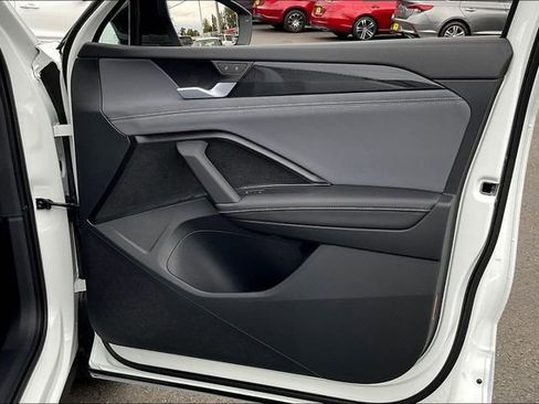 New 2025 Volkswagen Tiguan SE R-Line image 26