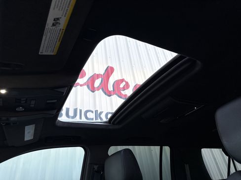 Used 2019 Cadillac Escalade ESV Platinum image 25