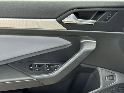 New 2026 Volkswagen Jetta SE FWD image 23