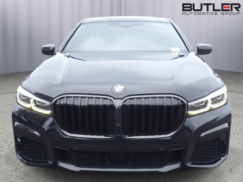 Used 2022 BMW 750Li xDrive AWD/4WD image 2