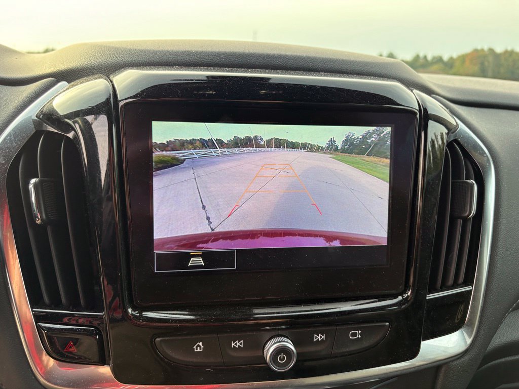 Used 2024 Chevrolet Traverse LT FWD image 18